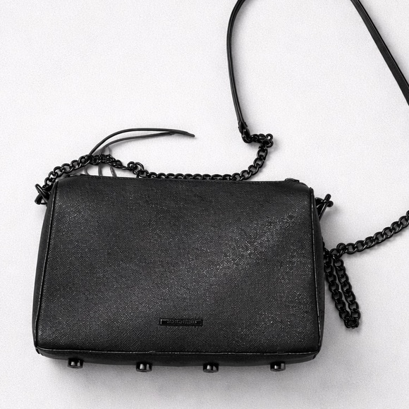 EUC!!♥️ Rebecca Minkoff Avery Saffiano Leather Black Chain Crossbody Bag - Picture 2 of 9